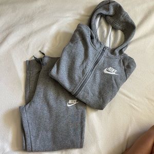 Nike jogger set